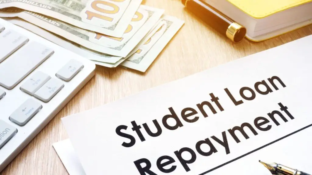 Remboursement des prêts étudiants