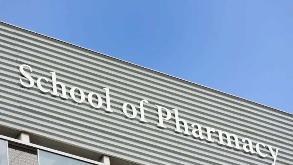 Top Pharmacy Schools In illinois (Apply Now)